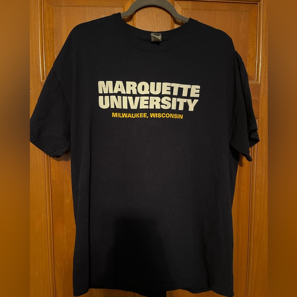 NWOT men’s Marquette University T-shirt size XL